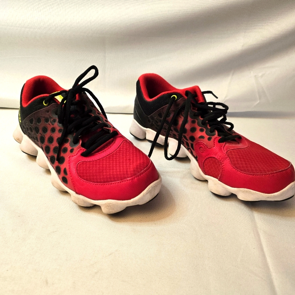 Reebok ATV 19, Mens 6.5, red and black